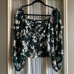NWT Abercrombie and fitch green and white floral blouse